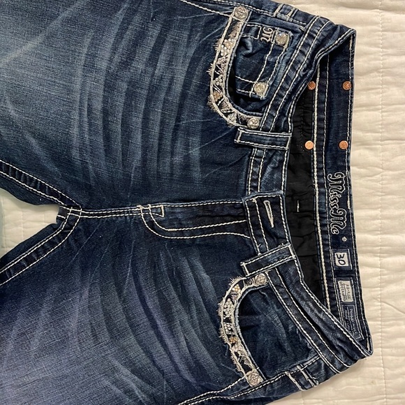 Miss Me Mid- Rise Easy Cropped jeans - Picture 1 of 7